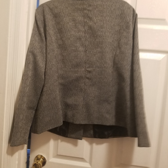 Jacket - Picture 5 of 8